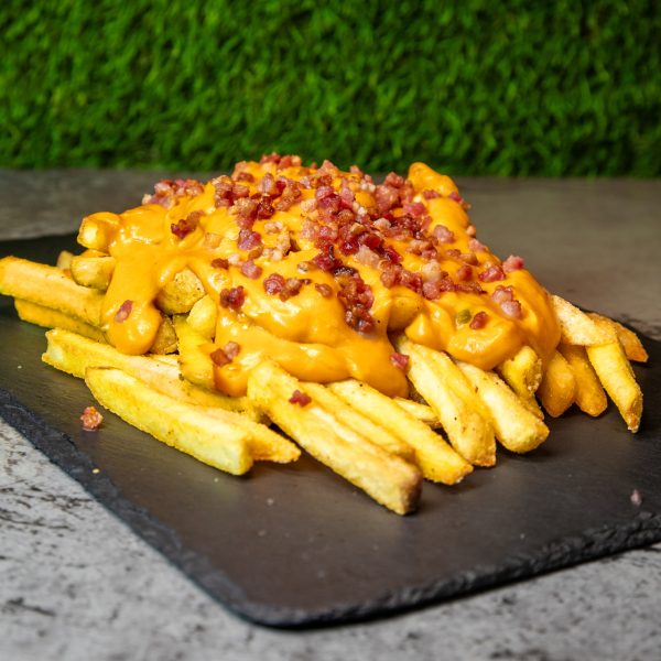 Cheddaros baconös sültkrumpli tál