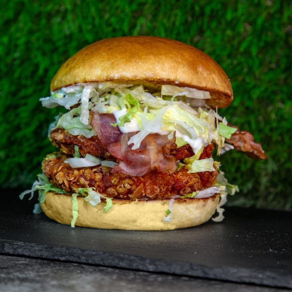 Dupla Baconös Smash Chicken Deluxe Burger