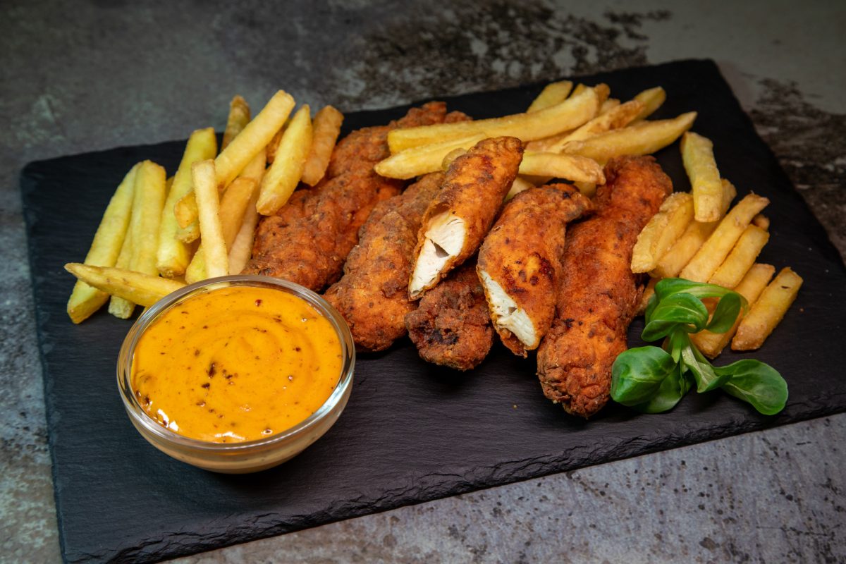 Smash Chicken tál sült krumplival vagy rizzsel